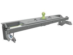 When an ordinary hitch ball is always in the way, the flip over gooseneck hitch allows you to have a level bed for other jobs. B W Turnoverball Gooseneck Hitch Gnrk1019 Gmc Sierra 1500 2019 2020 Long Short Bed Suspensionconnection Com