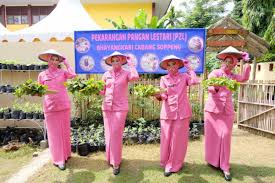 We did not find results for: Kunjungi Soppeng Ini Pesan Ketua Bhayangkari Daerah Sulsel