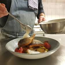 Ab 17 00 uhr menüzeiten. Kuche Im Keller Lokalfinder