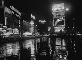 1940 View Of New York City After Dark Before The Blackouts Of The War Was Quite The Sight Nyc Times Square Times Square New York City