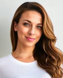 Holly Morin's Instagram, Twitter & Facebook