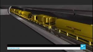 Profitez d'une vidéo de italian swiss tunnel across the libre de droits d'une durée de 18.000 secondes à 23.98 images par seconde. La Suisse Inaugure Le Tunnel Du St Gothard Le Plus Long Tunnel Ferroviaire Du Monde