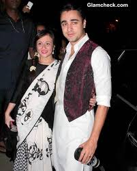 Celebs Line Up For Fireworks At Aamir Khan S Diwali Party Mutlaka izlenmesi gereken 40 aamir khan filmini listelist ekibinin yorumlarıyla bu yıl seyirciyle buluşacak olan filmde, aamir khan ünlü bir eşkıyayı canlandırırken birçok suça karıştığı için yetkililer tarafından aranmaktadır. celebs line up for fireworks at aamir