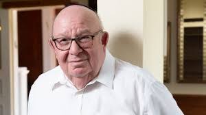 Aaron Reichel's Instagram, Twitter & Facebook