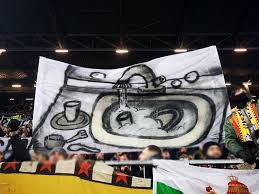 Sturmfeuerzeug rubber laser logo gelb. St Pauli Dynamo Dresden 14 02 2020