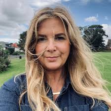 Carol Yates's Instagram, Twitter & Facebook