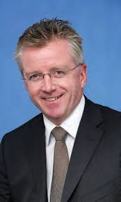 Welcome to the December 2013/January 2014 edition of EM Would you prefer to  receive the Digital Edition of EM instead of the pap