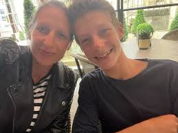 Mum fuming after cancelling son's party for vaccine clinic which was then  called off