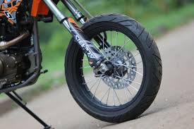 Kawasaki bakal jadi pesialis motor sport premium ( tepatnya importir resmi pabrikan ). Mulai Dari Ban Sampai Gir Set Begini Cara Bikin Motor Trail Jadi Supermoto Semua Halaman Motorplus