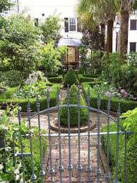 25 Seriously Jaw Dropping Urban Gardens Avec Images Beaux Jardins Amenagement De Jardin Terrasses Petits Jardins