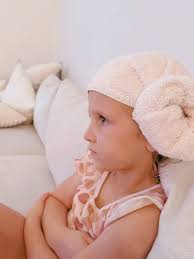 Just a couple of girls sealing the Honmoon for the 2nd time today… wearing  her yangmeori and eating popcorn 😍✨ . . . . . #kpopdemonhunters  #movienight #kpop #kpopdemonhunterszoey #kpopdemonhuntersnetflix #yangmeori