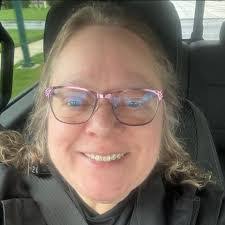 Heidi Helmick's Instagram, Twitter & Facebook