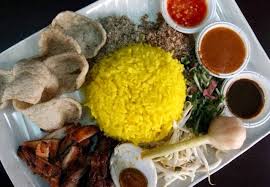 So even the rice in her nasi kerabu is dyed blue by using butterfly pea flowers she planted in her house garden. House Of Nasi Kerabu H O N K Premium Beautiful By Naa Kamaruddin