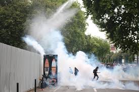 ️ manifestations contre le pass sanitaire : Drntzcq1md Knm