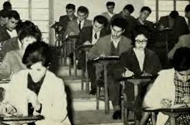 بغداد جامعة الحكمة طلاب كلية ادارة الاعمال اثناء امتحان نصف السنة في 1964 2 تويتر