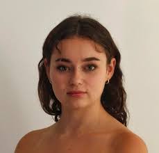 Mia Walton's Instagram, Twitter & Facebook