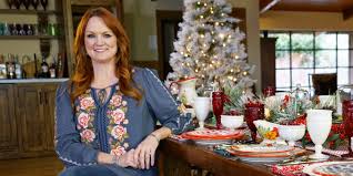 An easy meal, finding a great bargain and ladylike, chintzy florals. Ree Drummond S Favorite Holiday Traditions Ree Drummond Cookie Plate Gift Idea
