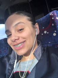 Pin By Delana Justiniani On Light Skin Girls Light Skin Girls Cute Braces Pretty Black Girls