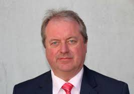 In germany and scandinavia it is more often used as a first name than as a surname. Burgermeisterkandidat Henning Schunhof Stellt Sich Den Mitgliedern Der Industriegewerkschaft Vor Deister Echo