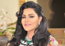 صور كسر في قدم أحلام لم يمنعها من إحياء حفل غنائي