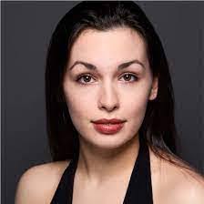 Ivana Willis's Instagram, Twitter & Facebook