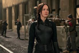 Dual reports came out saying that the winter's bone actress was the frontrunner for the lead role of katniss everdeen in. Halaman 2 Wallpaper Katniss Everdeen Hd Unduh Gratis Wallpaperbetter