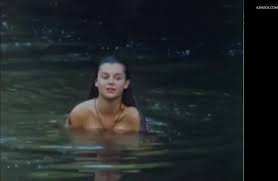 Veronica Logan Breasts sexy fragment in Ragazzi Della Valle Misteriosa, I -  UPSKIRT.TV