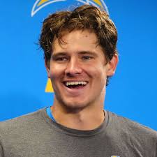 Chargers News: Justin Herbert Shows Off Awkward Personality While Working  Out