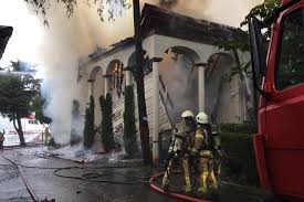 Dalam masa yang sama, ribuan anggota bomba dikerahkan memadam kebakaran yang melanda di kawasan terbabit. Masjid Vanikoy Yang Bersejarah Di Turki Ludes Terbakar Portal Brebes