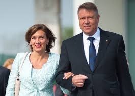 Klaus iohannis, candidat al pnl pentru un nou mandat la cotroceni, detine cinci case si un cont bancar in valoare de 250.000 lei. SoÈ›ii Iohannis Au Pierdut Casa Din Centrul Sibiului