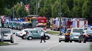 Das anlocken der menschen zum mcd. Der Amoklauf Am Oez Ein Ruckblick Als Der Schrecken Nach Munchen Kam Oberbayern Br24 Br De
