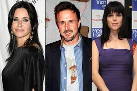 Courteney cox is bringing back gale weathers' bangs this halloween! Courteney Cox David Arquette Neve Cambell Set For Scream 4 Access Online