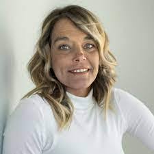 Amelia Cochran's Instagram, Twitter & Facebook