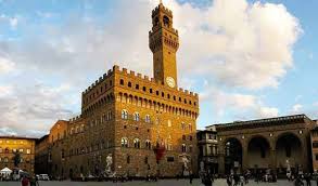 Hotel palazzo vecchio è un'ottima scelta per i viaggiatori che visitano firenze, con un ambiente adatto alle famiglie e molti utili servizi per farti trascorrere un soggiorno speciale. Rai 3 Palazzo Vecchio Una Storia Di Arte E Potere