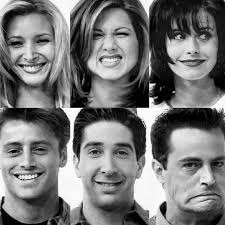 Some b&w behind the scenes photos of the cast 📸🖤