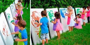 A los niños de edad preescolar les encanta introducir pequeños objetos en ranuras. Juegos Para Una Celebracion Al Aire Libre 7 Juegos Creativos Para Ameni Juegos Para Ninos Al Aire Libre Fiestas Infantiles Al Aire Libre Juegos Al Aire Libre