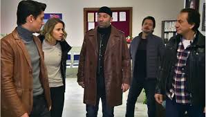 Arka sokaklar, erler film imzalı, 31 temmuz 2006 tarihinde kanal d'de yayınlanmaya başlayan ve yönetmenliğini orhan oğuz'un yaptığı polisiye, aksiyon. Arka Sokaklar Dizisinin Volkan I Bogac Aksoy Lenfoma Kanserine Yakalandi Magazin Haberleri Ntv