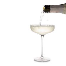 5 Wines That Sommeliers Dream Of Drinking All The Time With Images Sparkling Wine Gift Wines Holiday Wine