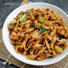 Jun 30, 2021 · 1 bungkus kwetiau basah bumbu. Resep Aneka Tahu Kwetiau Goreng By Wulanfoods Bahan Dan Bumbunya Kwetiau Basah 1 Butir Telur 2 Bonggol Pakcoy Sedikit Wortel 6 Buah Cabe Rawit 2 Siung Bawang Putih 3 Siung Bawang