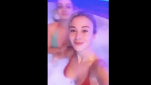 La conduttrice dazn ha infatti pubblicato sul proprio profilo un breve video insieme alla sua amica mentre corrono con vista mare. Video Diletta Leotta Pausa Relax Con Rossella Fiamingo Sexy Idromassaggio E Lavoro Palestra Mediagol