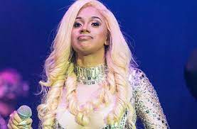 Cardi B S Unveils Her New Face Plastic Surgery Pics Cardi B Cardi Female Rappers
