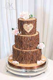When It Comes To Cake Decorating There Are Countless Impressive Things You Can Do To Give You Wedding Cake Rustic Wedding Cake Centerpieces Cool Wedding Cakes