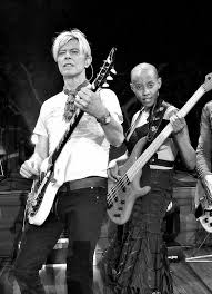 Epingle Par Bea Peckova Sur Bowie Bowie David Bowie Musicien
