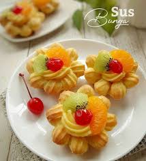 Kamu bisa menggunakan sambal korek untuk sambal cocolan atau dicampur dengan ayam, tahu, dan tempe penyet. Resep Flowers Puff Pastry Vla Vanilla Kue Sus Bunga Yang Enak Dan Lembut