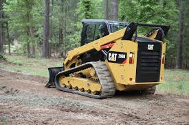 Perfect for property improvement jobs such as grading and leveling, as well as loading, carrying and spreading materials. Caterpillar Compact Track Loader Rentals Burleson 817 809 8255 Construction Equipment Waxahachie Cats