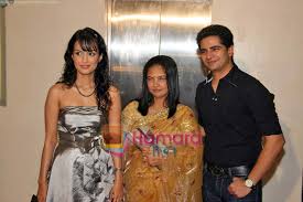 She shared a strong message on. Karan Mehra Nisha Rawal At Karan Mehra S Bday Bash In Marimba Lounge On 10th Sep 2009 Most Viewed Bollywood Photos Bollywood Photos
