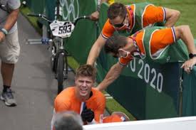 Regerend wereldkampioen bmx twan van gendt heeft een zware handblessure opgelopen. Naljb7tvn05 Bm