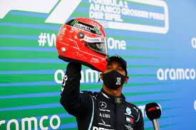 Fans des sohns von rekordweltmeister michael schumacher können sich ab sofort eine nachbildung seines helms sichern. 7 Kurven Der Formel 1 Hamilton Und Der Schumacher Helm Sport Sz De