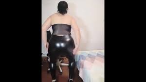 国产熟女Mature 紧身连体丝袜自摸很爽看主页- Pornhub.com