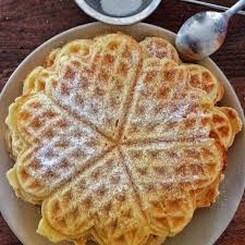Norwegische Waffeln Super Einfaches Lieblingsrezept Dass Seit Vielen Jahren Geliebt Wird Mit Roter Grutze In 2021 Essen Und Trinken Waffeln Rezept Einfach Rezepte